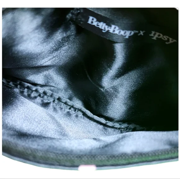 FINAL PRICE - ipsy Betty Boop Makeup Bag - Picture 4 of 5